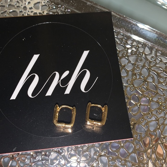 HRH collection cube earrings - Picture 3 of 3